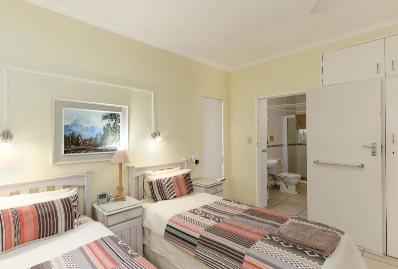 *** Guest house Ascot Gardens Self Catering Hotel Cape Town South Africa
